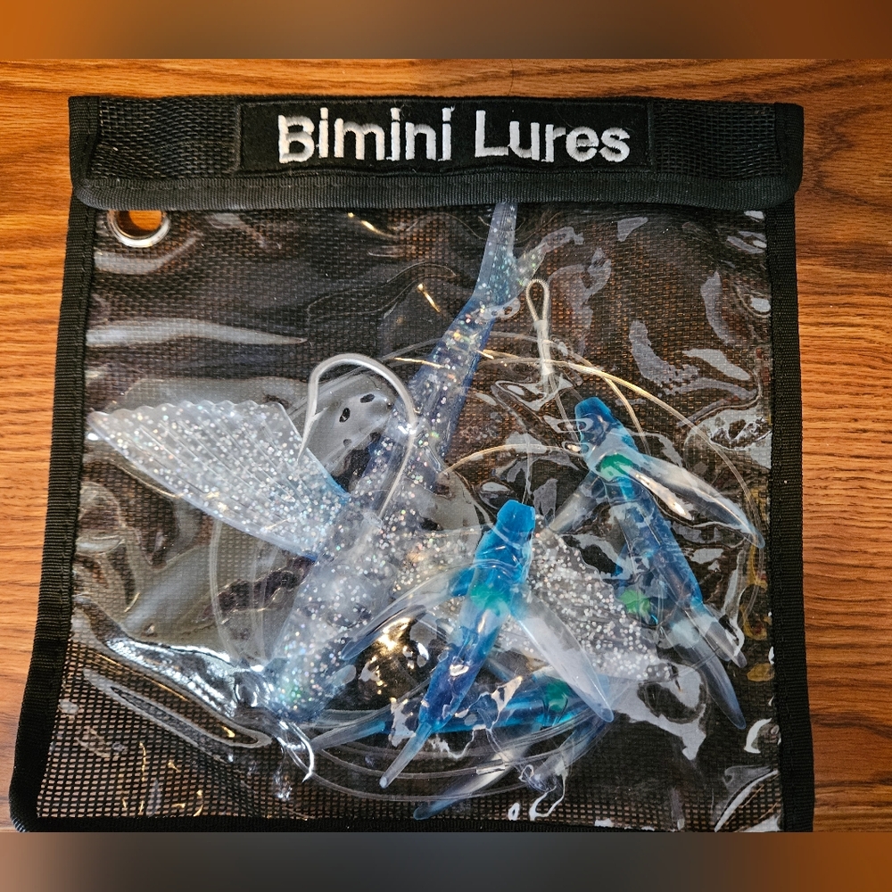 Bimini Daisy Chain Fishing Lure with Blue and Clear Sparkle Colors
